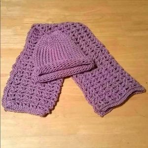 ❄️🎄Winter Crocheted Purple Hat & Scarf Set❄️🎄